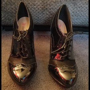 Black Patent Oxford 5" Lace-up Heels (Size 9)